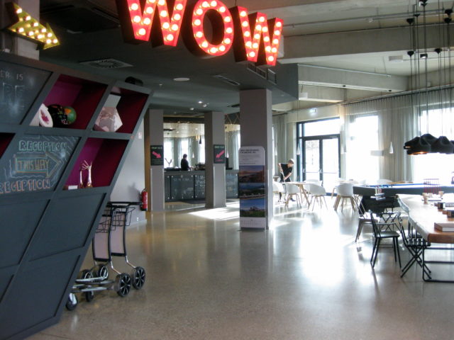 Lobby des Moxy Munich Airport