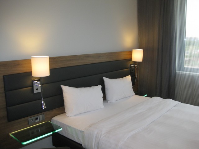 Moxy Frankfurt Airport Standardzimmer