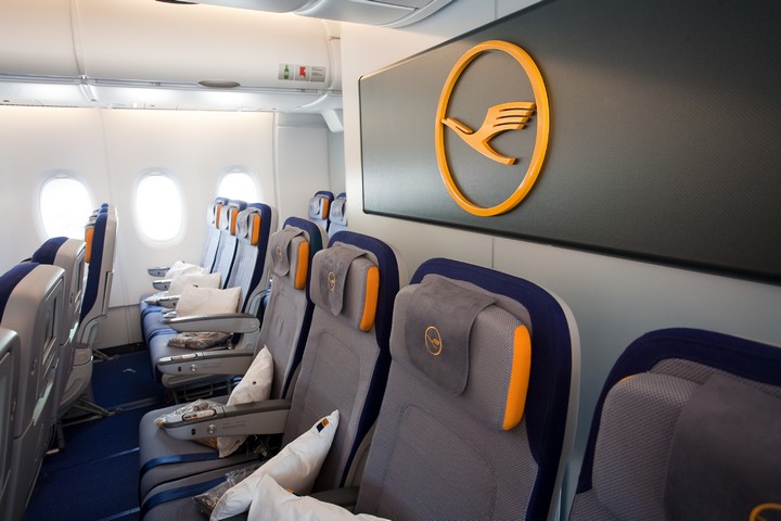 LH Economy-Class (AIrbus A380-800)