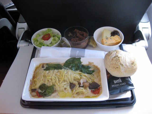 Mittagessen Business Class / BA 794 LHR-HEL