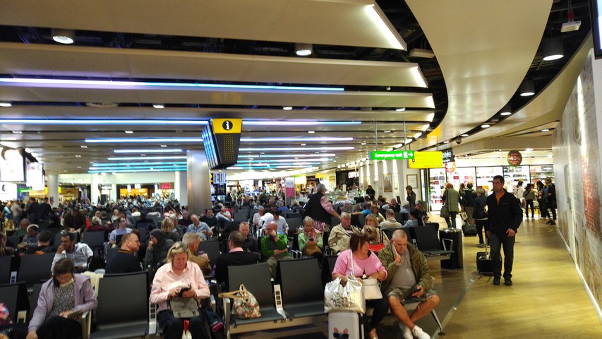 LHR Terminal 3 / BA794 LHR-HEL