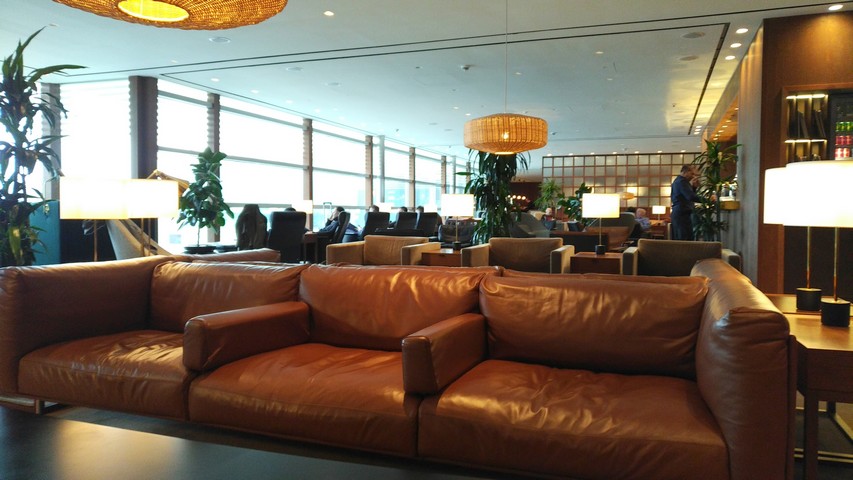 Cathay Pacific Business Lounge / BA794 LHR-HEL