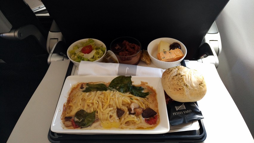 Mittagessen Business Class / BA 794 LHR-HEL