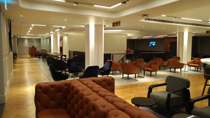 The Qantas London Lounge