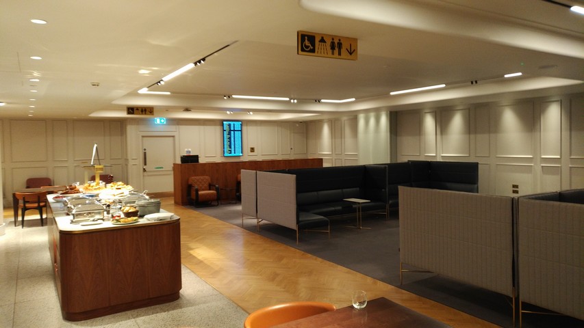 The Qantas London Lounge