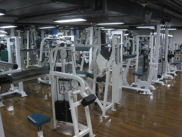 Fitnesscenter im Renaissance Kuala Lumpur