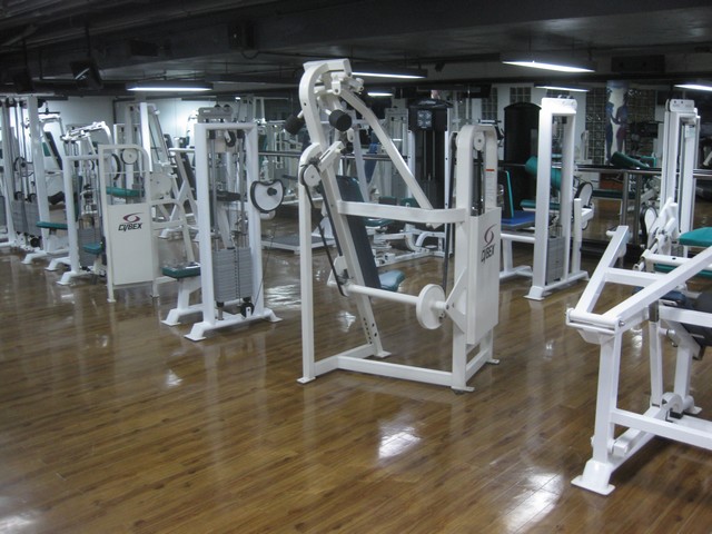 Fitnesscenter im Renaissance Kuala Lumpur