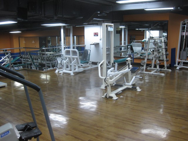 Fitnesscenter im Renaissance Kuala Lumpur