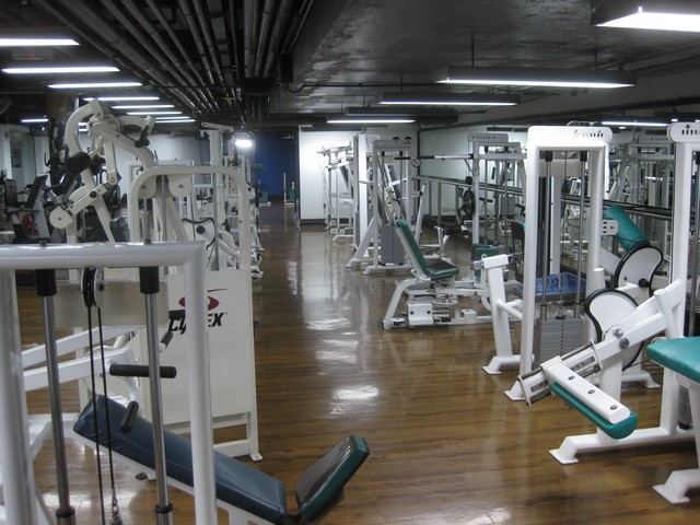 Fitnesscenter im Renaissance Kuala Lumpur
