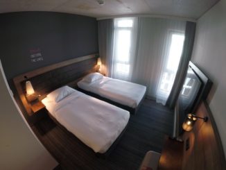 Moxy Sleeper Standardzimmer im Moxy Frankfurt East