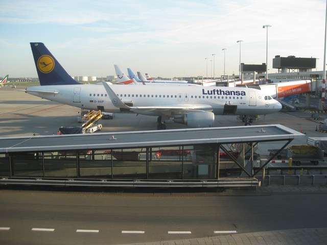 Airbus A 320 in AMS / LH997 AMS-FRA