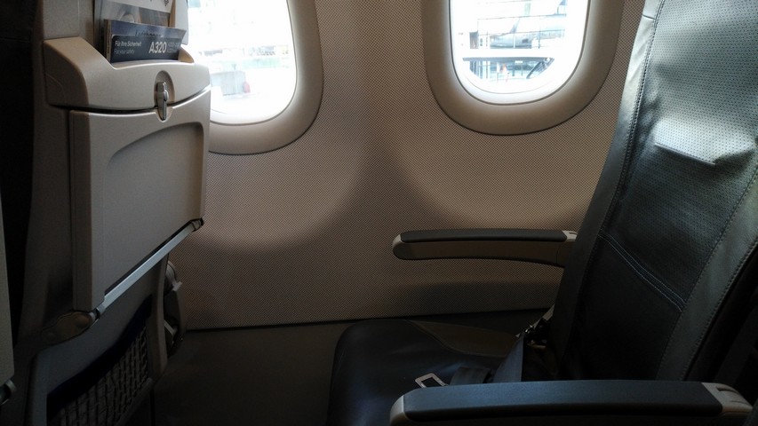 Business-Class Sitz / LH997 AMS-FRA