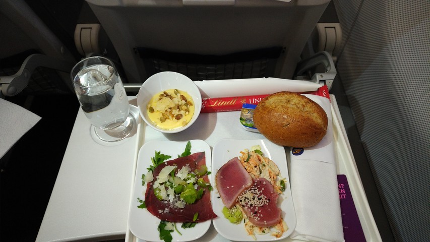 Imbiss Business Class / LH997 AMS-FRA