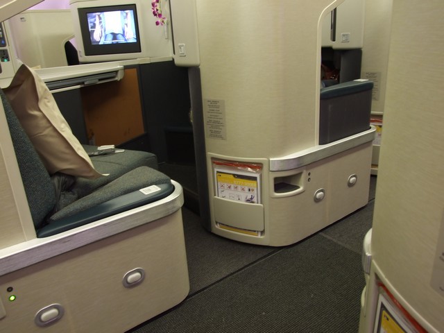 CX Business-Class (Boeing 777-300ER)