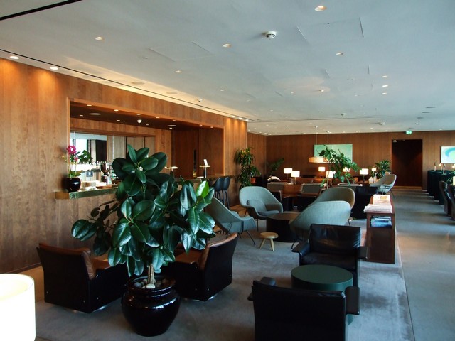 Cathay Pacific Business-Class Lounge London-Heathrow