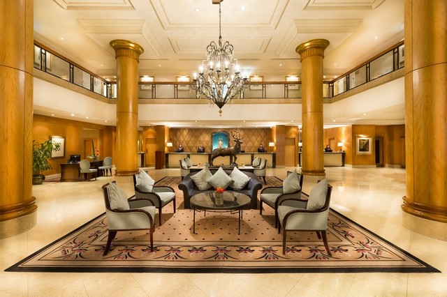 Lobby des Millennium Gloucester Hotel London Kensington