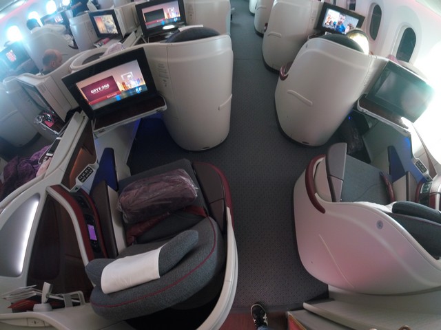 Business-Class Kabine / QR302 HEL-DOH