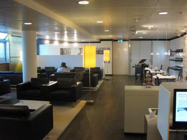 Swiss First Class Lounge E in Genf