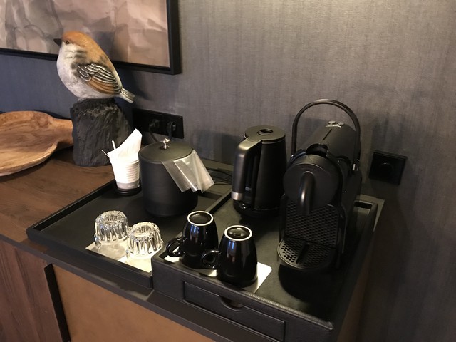 Nespressomaschine in einer Suite im Renaissance Amsterdam Schiphol