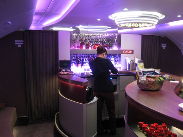 QR Business-Class - Barbereich (Airbus A380-800)