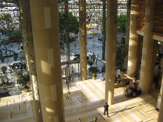 Lobby des Sheraton Shanghai Pudong Hotel & Residences