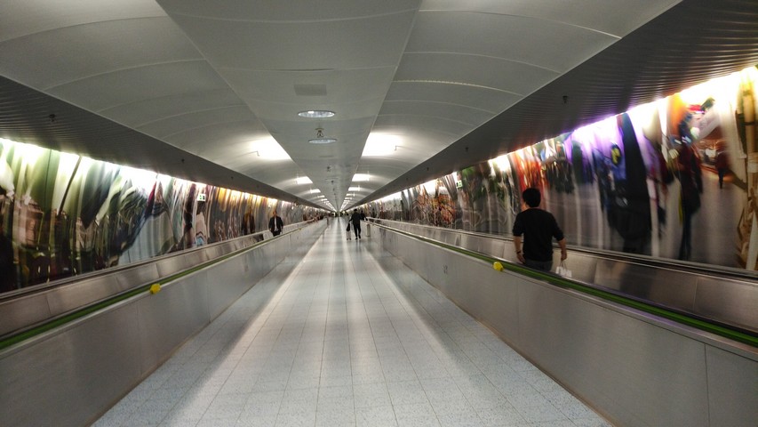 Verbindungstunnel Frankfurt International / LH778 FRA-SIN