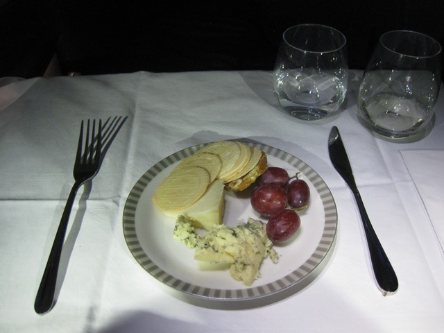 Abendessen (Käseplatte) Business-Class / SQ356 SIN-MXP