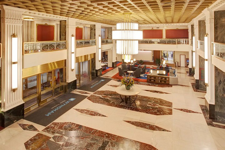 Lobby dey Wyndham New Yorker