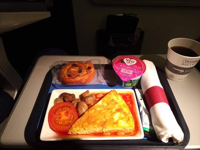 Frühstück Premium-Economy-Class / BA9 LHR-BKK