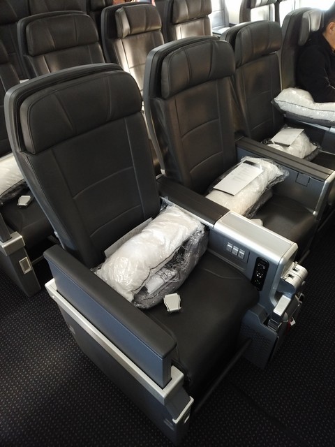 Premium-Economy-Class Sitz / AA101 LHR-JFK