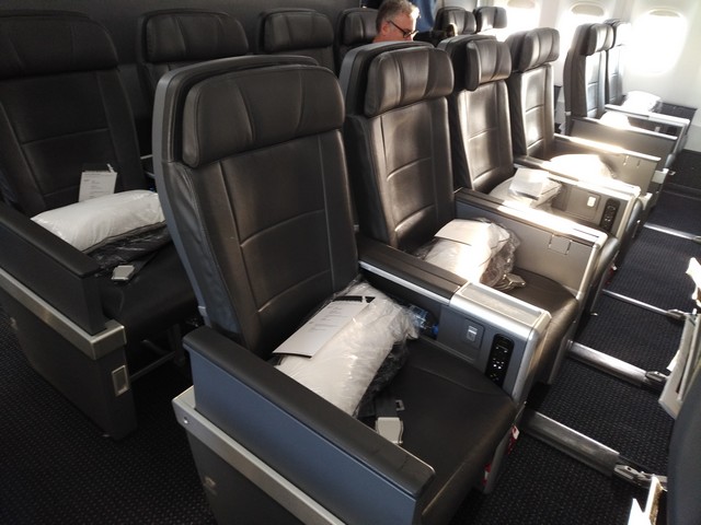 Premium-Economy-Class Sitz / AA101 LHR-JFK