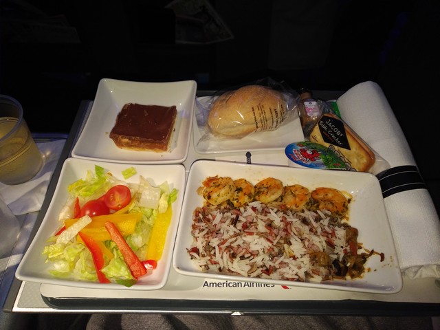 Mittagessen Premium-Economy-Class / AA101 LHR-JFK