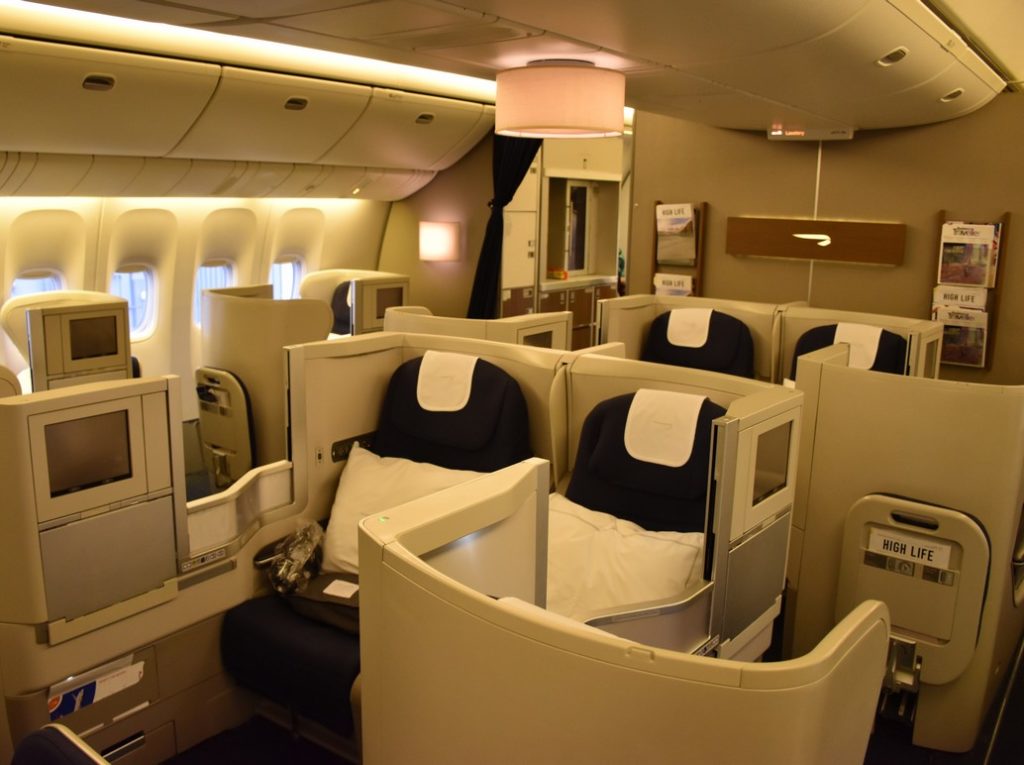 BA Business-Class (Boeing 777-300)