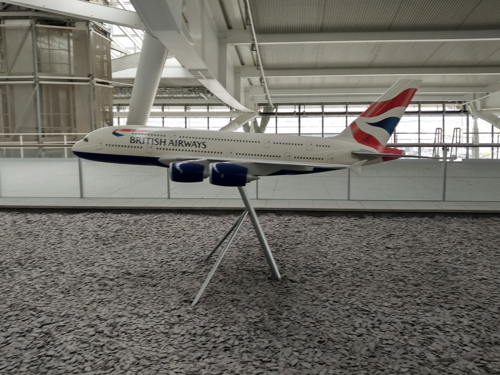 BA 380 Modell in der British Airways Terrace Lounge in London Heathrow Terminal 5