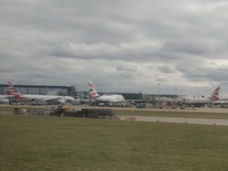 American Airlines und British Airways Flugzeuge in London Heathrow