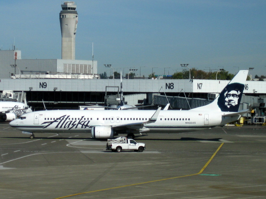 Alaska Airlines Boeing 737-900