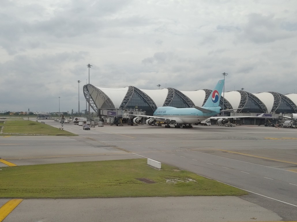 Korean Air Boeing 747-400 in Bangkok Suvarnabhumi