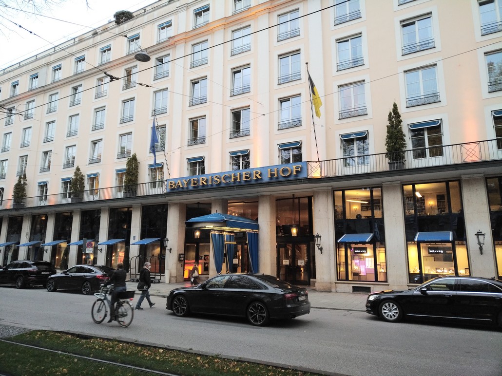 Hotel Bayerischer Hof München - Member of The Leading Hotels of the World