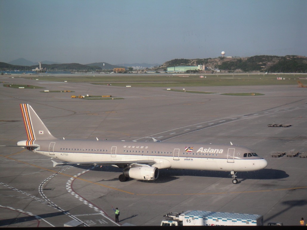 Asiana Airlines Airbus A321 in Seoul Incheon