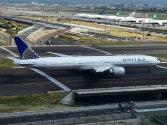 United Airlines Boeing 777-300 in Taipei Taoyuan International Airport