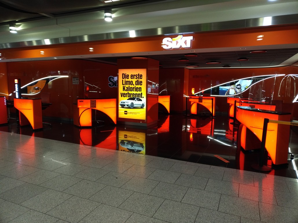 Sixt Mietwagen Schalter am Flughafen Düsseldorf