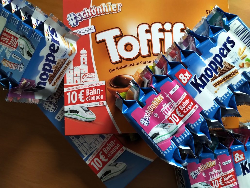 Es gibt von Storck in Toffifee und Knoppers Packungen 10 EUR Bahn Gutscheine für Fahrten zwischen 02.08.2021 und 11.12.2021