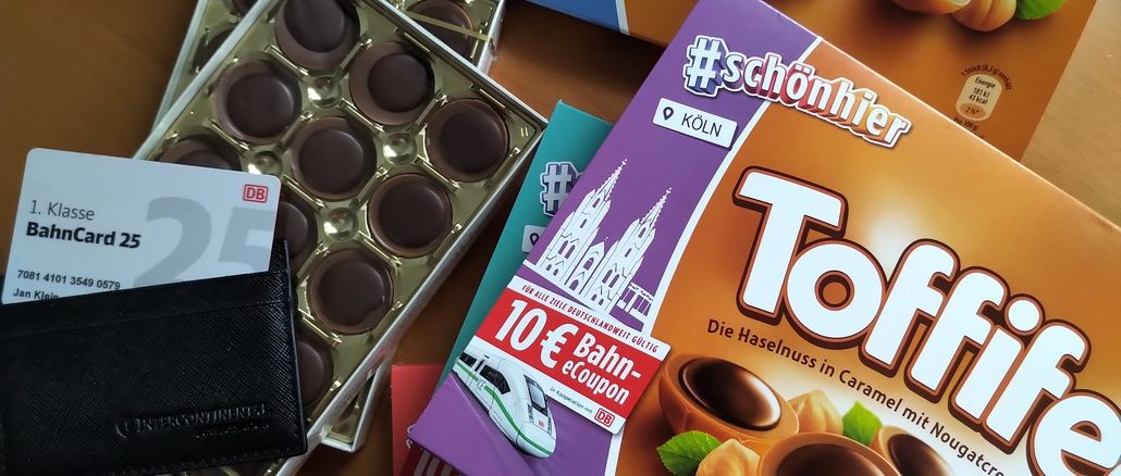 Es gibt von Storck in Toffifee und Knoppers Packungen 10 EUR Bahn Gutscheine für Fahrten zwischen 01.08.2026 und 01.12.2026