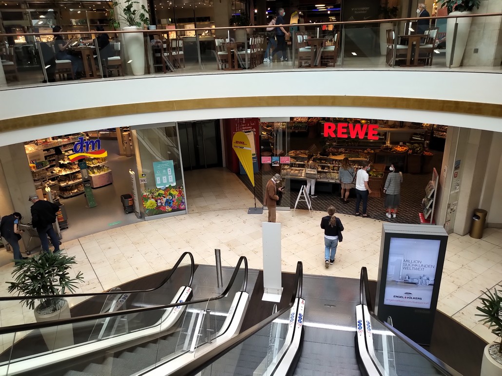 Rewe und dm Geschäfte in der KÖ-Galerie in Düsseldorf