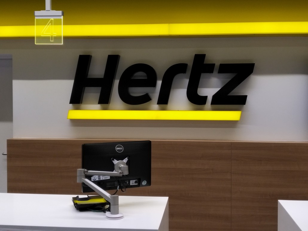 Hertz Schalter am Flughafen Düsseldorf