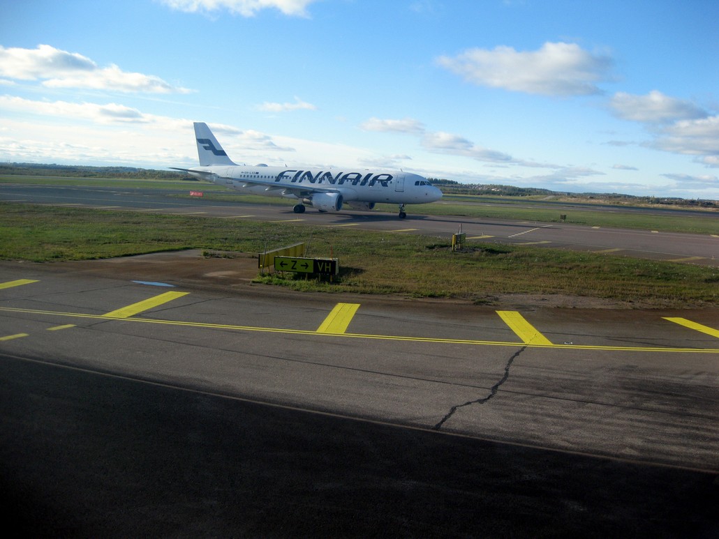 Finnair Airbus A320 in Helsinki Vantaa Airport