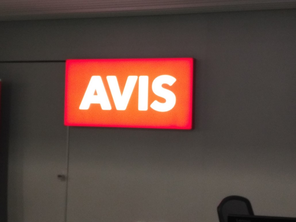 Avis Logo