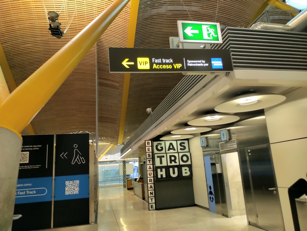 Fast Track in Madrid Terminal 4