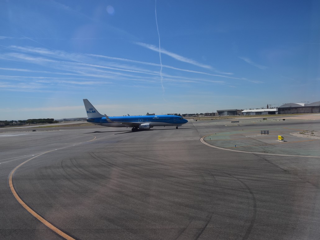 KLM Boeing 737-800 in Madrid