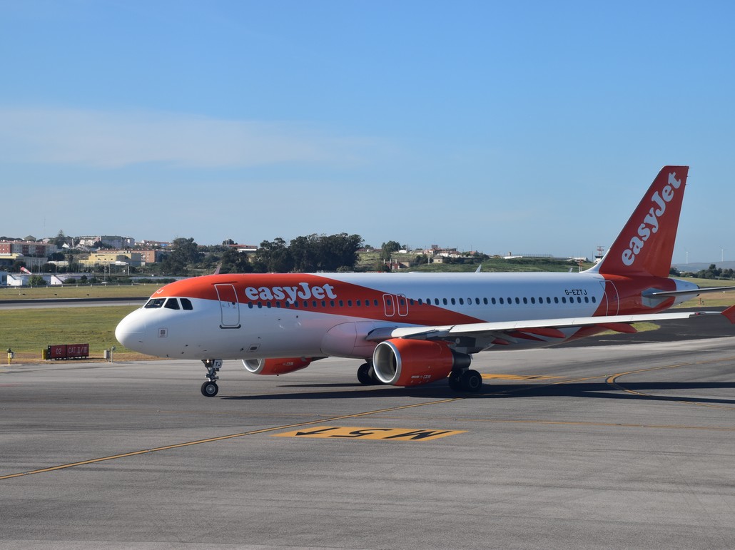 Easy Jet Airbus A320 in Lissabon